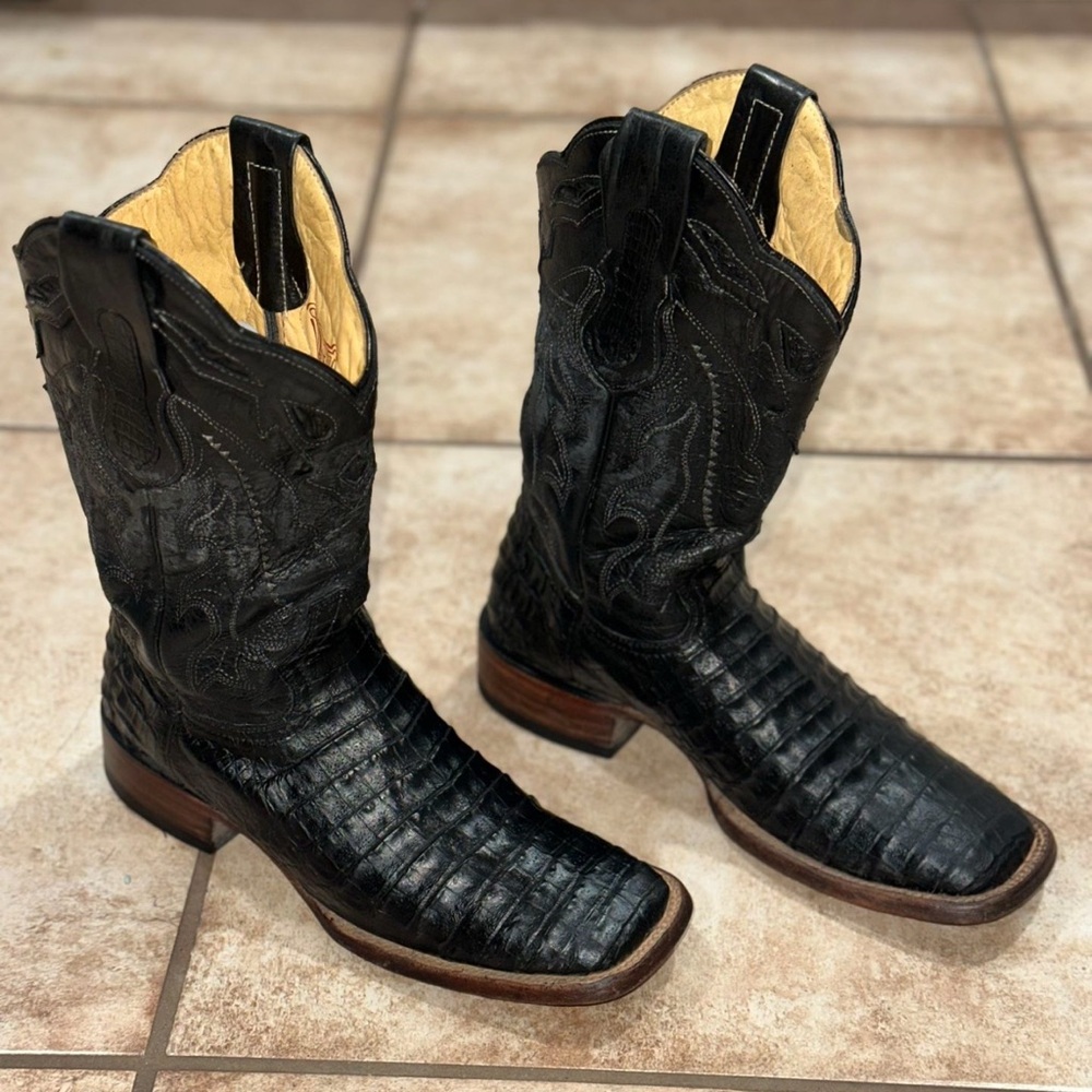 Black Crocodile Texture Western Boots